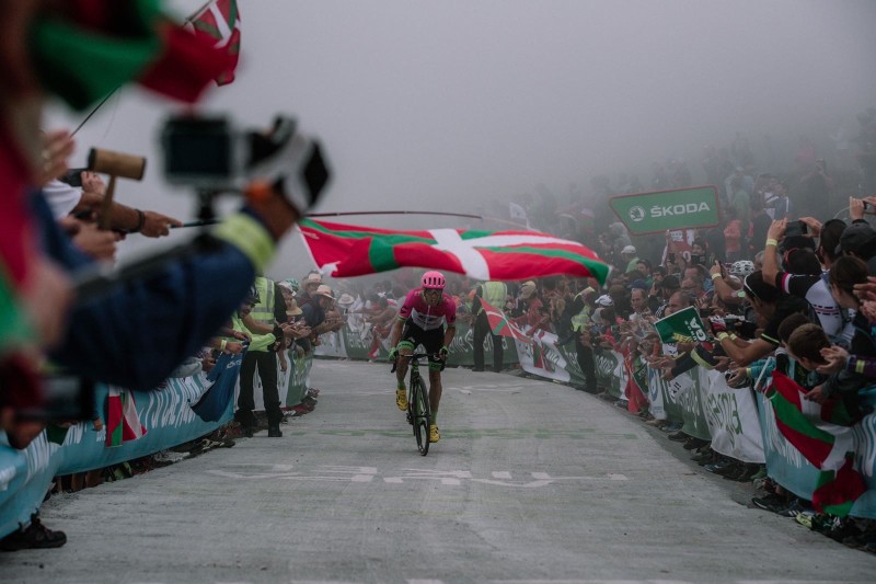 Atop Balcón de Bizkaia, a win for Hunter