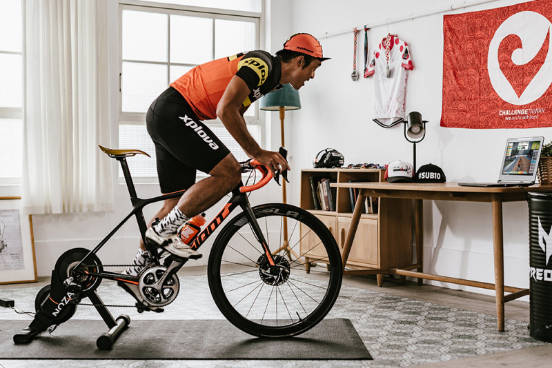 Xplova NOZA Smart Trainer - The most Powerful, Accurate, and Silent Direct Drive Trainer in class