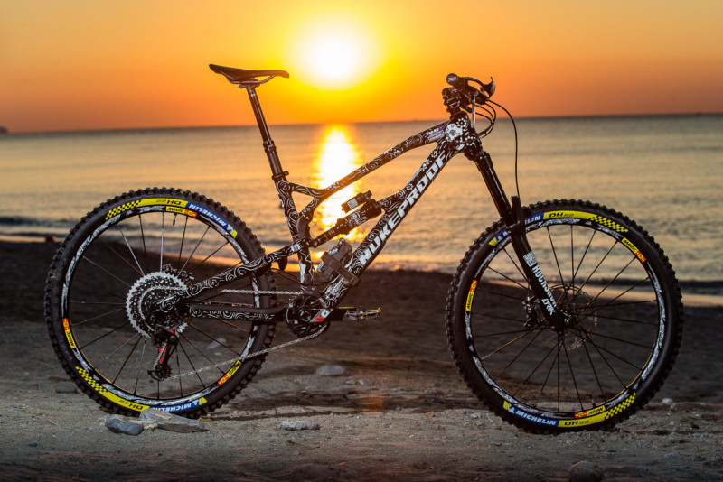 Sam Hill Mega 275C Day of the Dead Bike Check