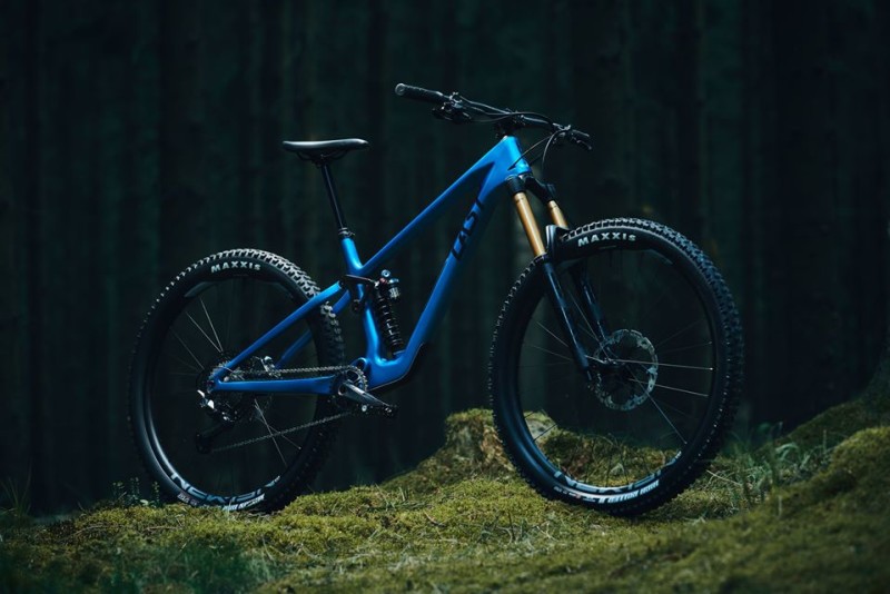 Last Bikes Present their First Carbon Bike - The TARVO