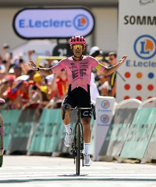 TdF Daily | Stage 17 | Richard Carapaz wins in Superdévoluy